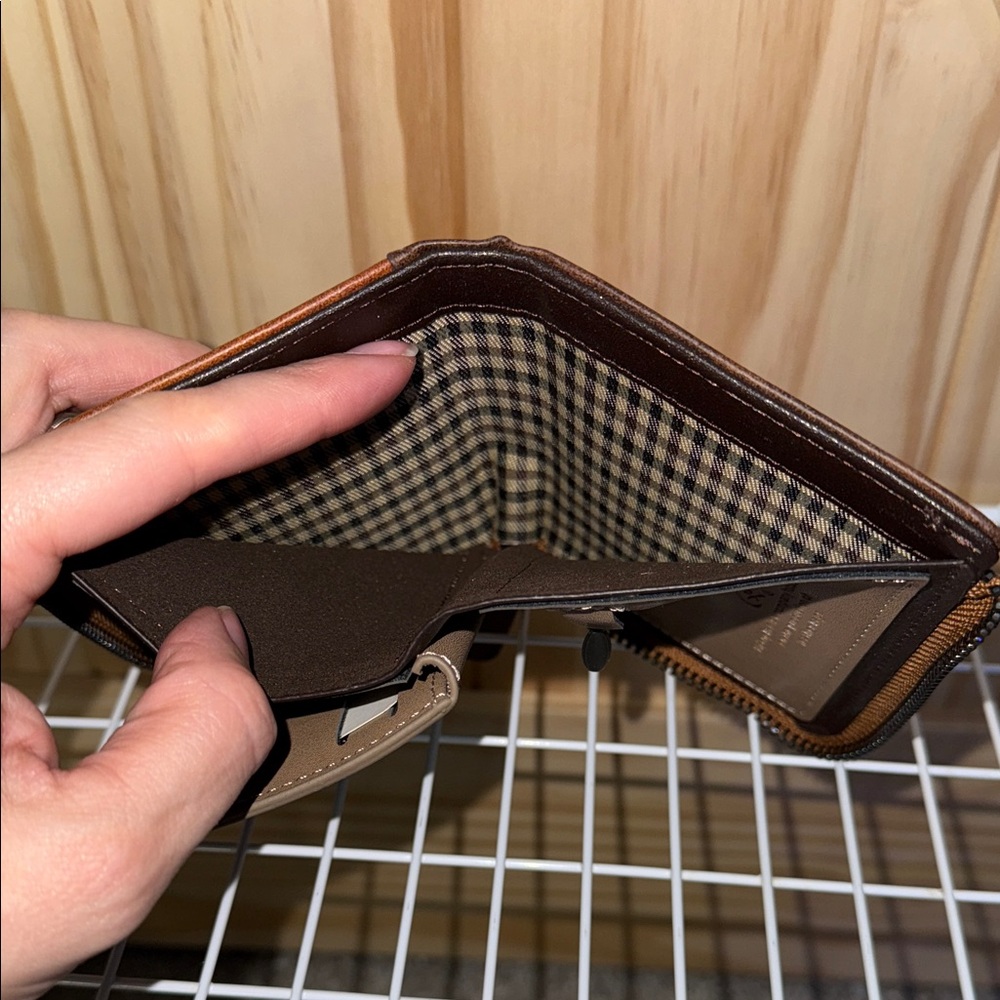 NWOT Pidengbao Brown Leather Wallet - Picture 8 of 8